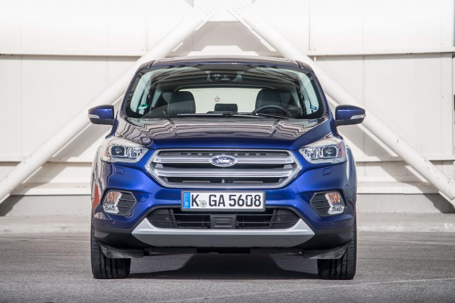  Ford Kuga Titanium 2016 года  (фото 2 из 28)